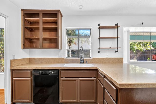 2501 Merle Ave, Modesto, CA 95355
