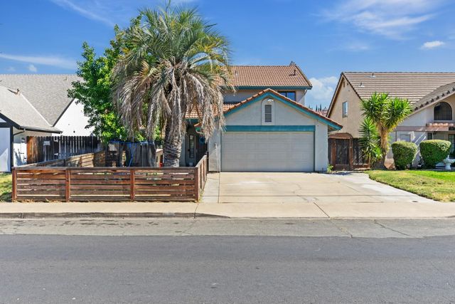 2501 Merle Ave, Modesto, CA 95355