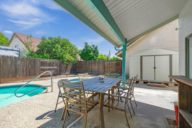 2501 Merle Ave, Modesto, CA 95355