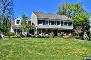 29 Cheryl Hills Drive, Hawthorne, NJ 07506