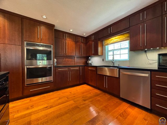 4415 SE West Edge RD, Topeka, KS 66609