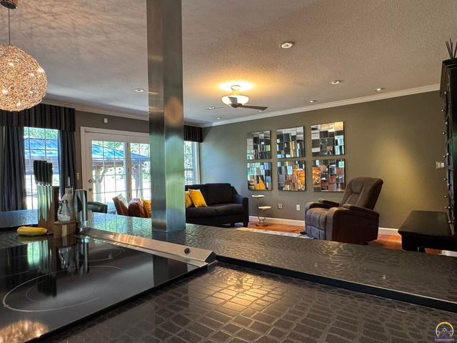 4415 SE West Edge RD, Topeka, KS 66609