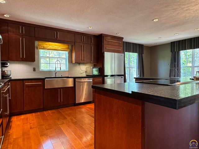 4415 SE West Edge RD, Topeka, KS 66609