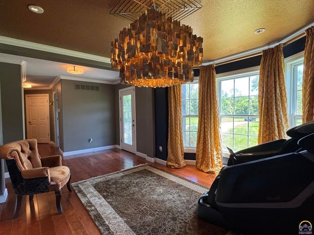 4415 SE West Edge RD, Topeka, KS 66609