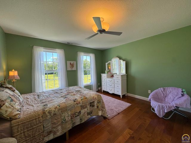 4415 SE West Edge RD, Topeka, KS 66609