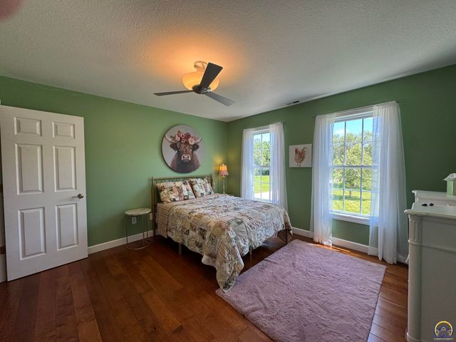 4415 SE West Edge RD, Topeka, KS 66609