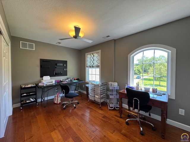 4415 SE West Edge RD, Topeka, KS 66609