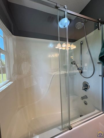4415 SE West Edge RD, Topeka, KS 66609