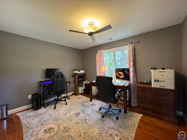 4415 SE West Edge RD, Topeka, KS 66609