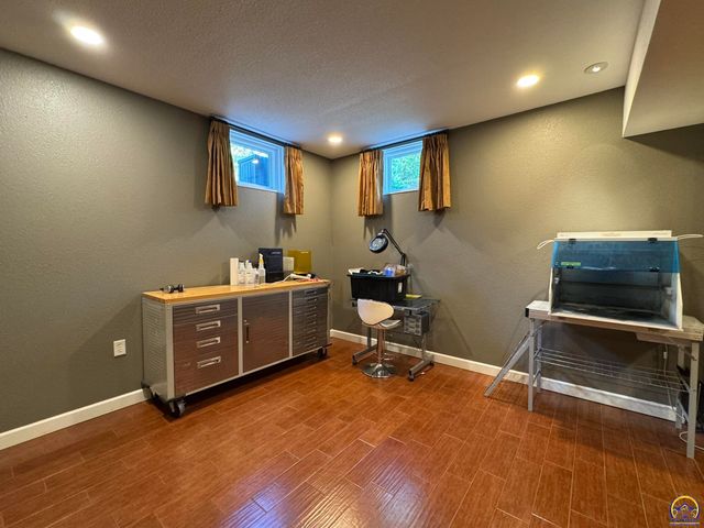 4415 SE West Edge RD, Topeka, KS 66609