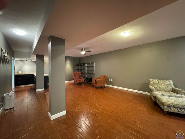 4415 SE West Edge RD, Topeka, KS 66609