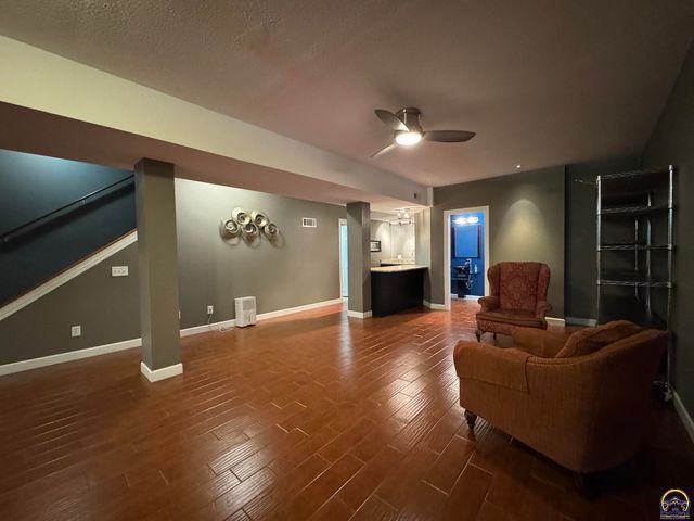 4415 SE West Edge RD, Topeka, KS 66609