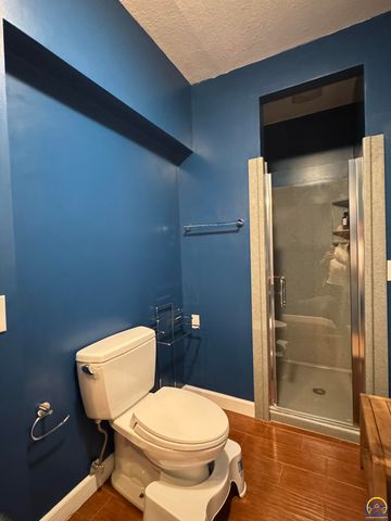 4415 SE West Edge RD, Topeka, KS 66609