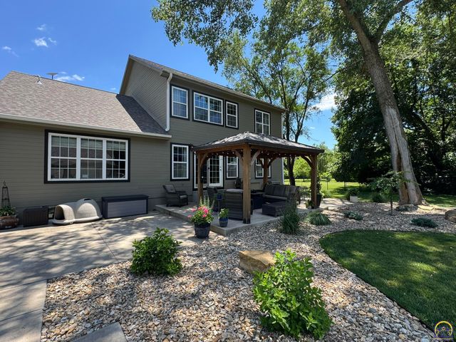 4415 SE West Edge RD, Topeka, KS 66609