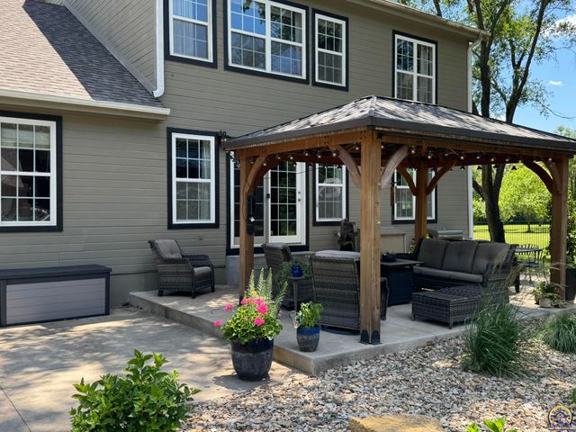 4415 SE West Edge RD, Topeka, KS 66609