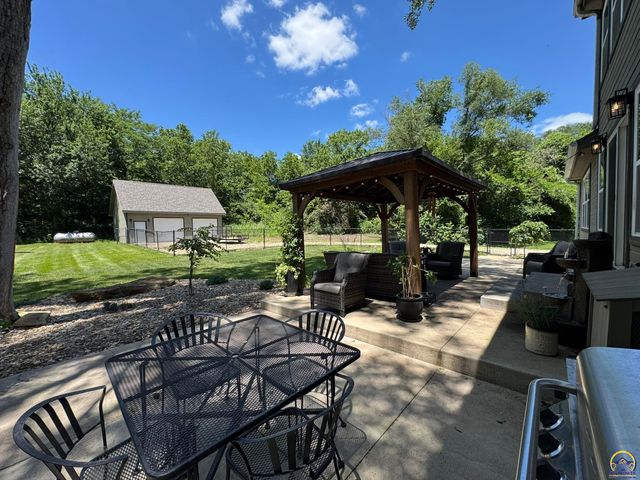 4415 SE West Edge RD, Topeka, KS 66609