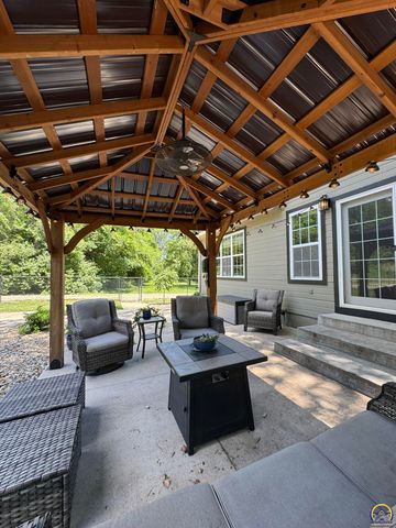 4415 SE West Edge RD, Topeka, KS 66609