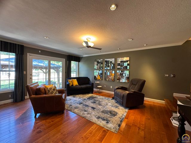 4415 SE West Edge RD, Topeka, KS 66609