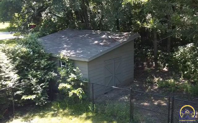 4415 SE West Edge RD, Topeka, KS 66609