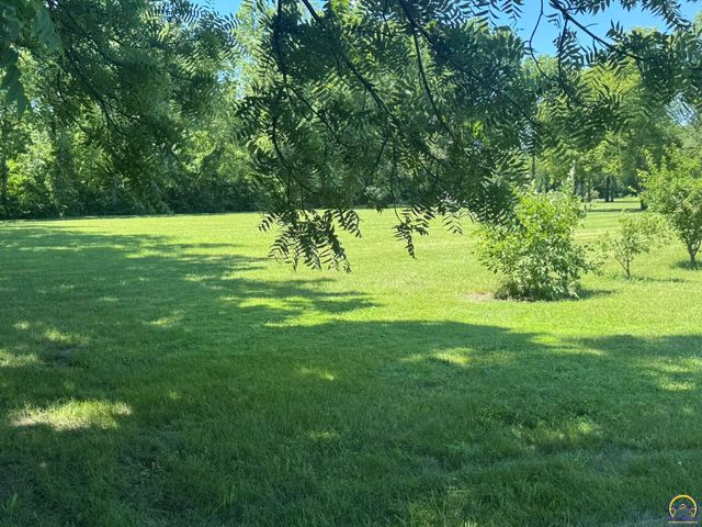 4415 SE West Edge RD, Topeka, KS 66609