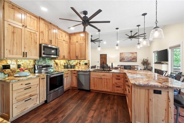 8252 Hickory Tree Lane, Rogers, AR 72756