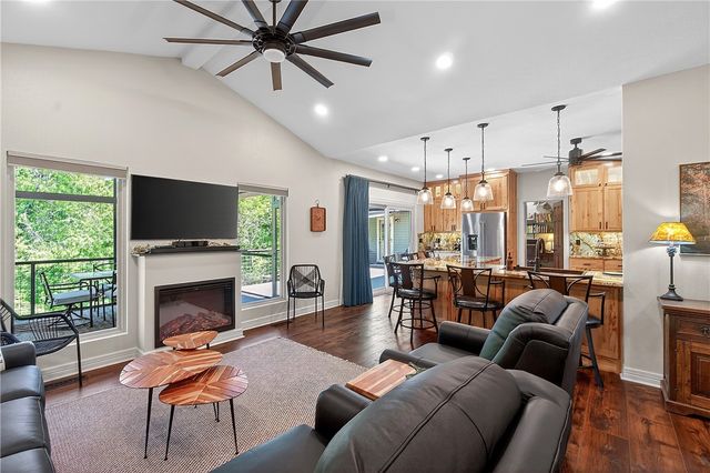 8252 Hickory Tree Lane, Rogers, AR 72756
