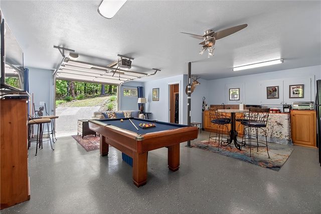 8252 Hickory Tree Lane, Rogers, AR 72756