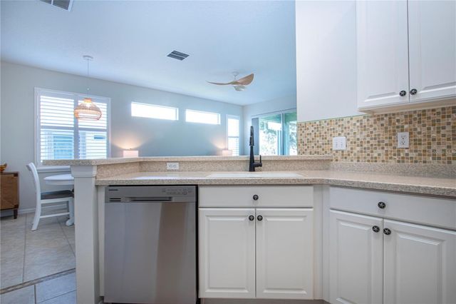 1205 HUNTINGTON GREENS DRIVE, Sun City Center, FL 33573
