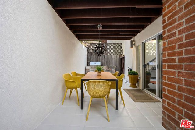 9827 Yoakum Drive, Beverly Hills, CA 90210