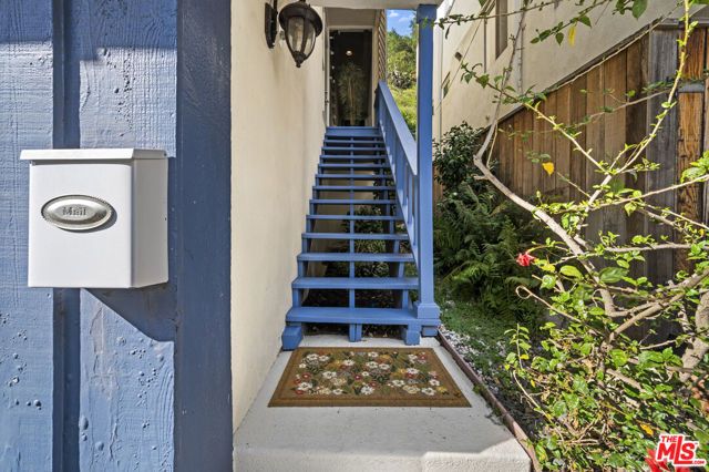 9827 Yoakum Drive, Beverly Hills, CA 90210