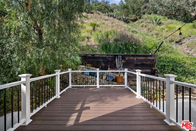 9827 Yoakum Drive, Beverly Hills, CA 90210