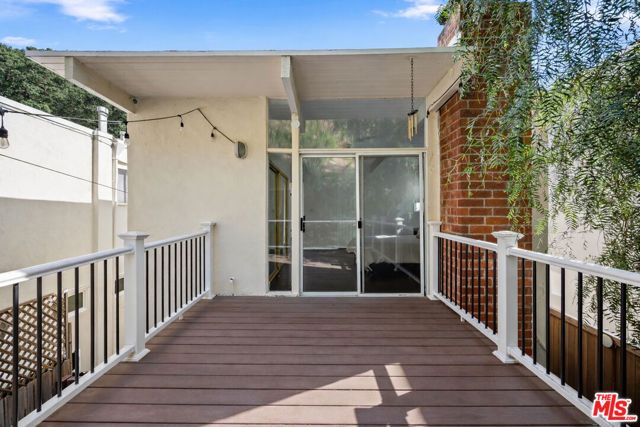 9827 Yoakum Drive, Beverly Hills, CA 90210