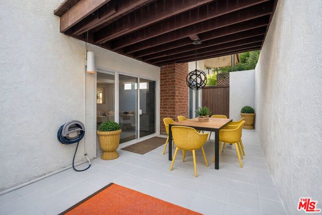 9827 Yoakum Drive, Beverly Hills, CA 90210