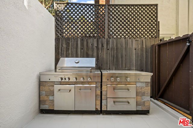 9827 Yoakum Drive, Beverly Hills, CA 90210