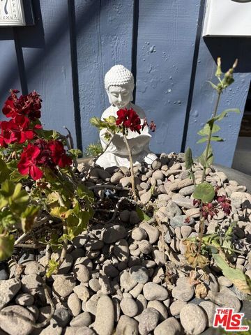 9827 Yoakum Drive, Beverly Hills, CA 90210