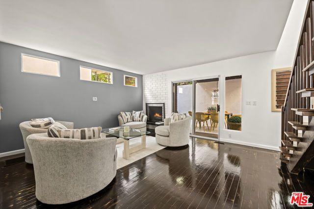 9827 Yoakum Drive, Beverly Hills, CA 90210