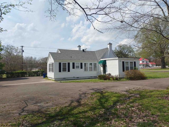 165 COLLEGE ST, Savannah, TN 38372