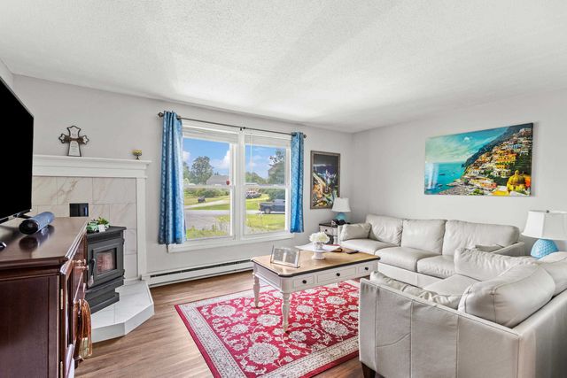 20 Richardson Drive R, Derry, NH 03038