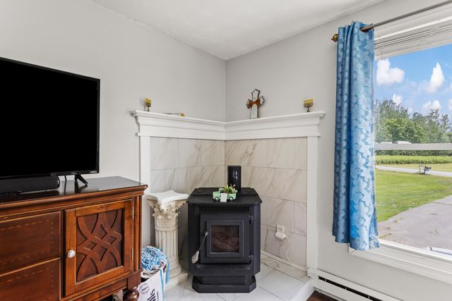 20 Richardson Drive R, Derry, NH 03038
