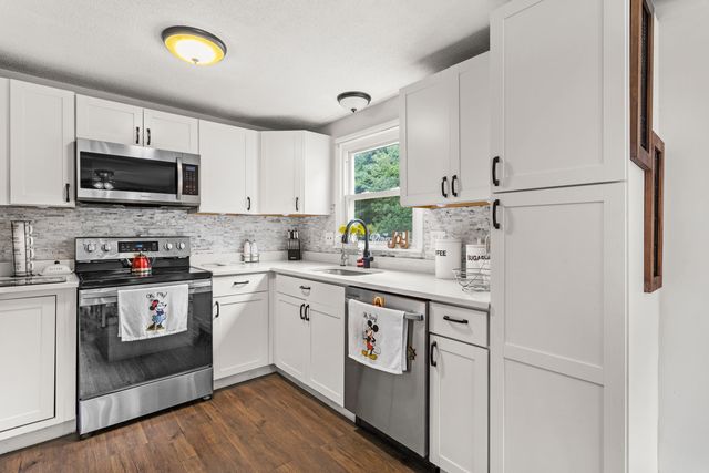 20 Richardson Drive R, Derry, NH 03038