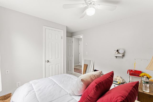 20 Richardson Drive R, Derry, NH 03038
