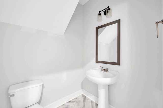 350 Galway Dr, Clarksville, TN 37042