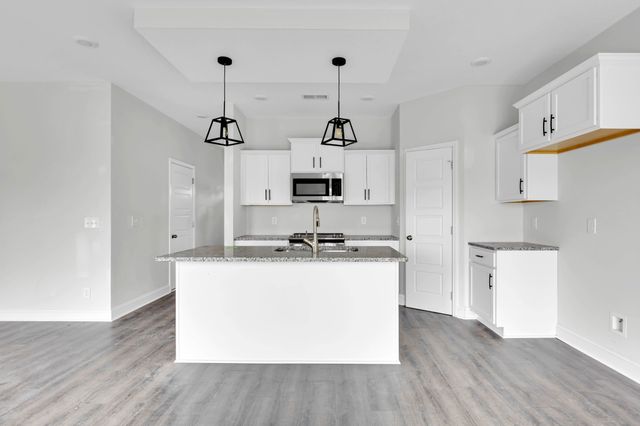 350 Galway Dr, Clarksville, TN 37042