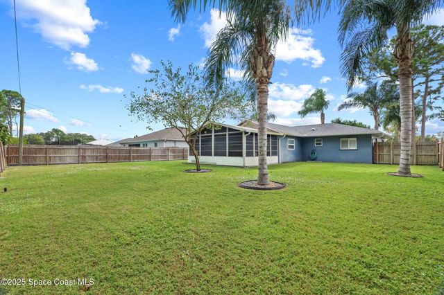 999 Emerald Road SE, Palm Bay, FL 32909