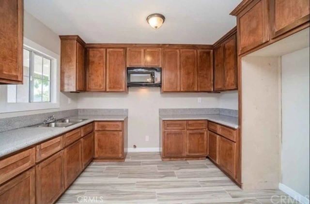 636 W 107th, Los Angeles, CA 90044