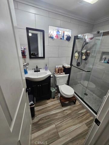 636 W 107th, Los Angeles, CA 90044