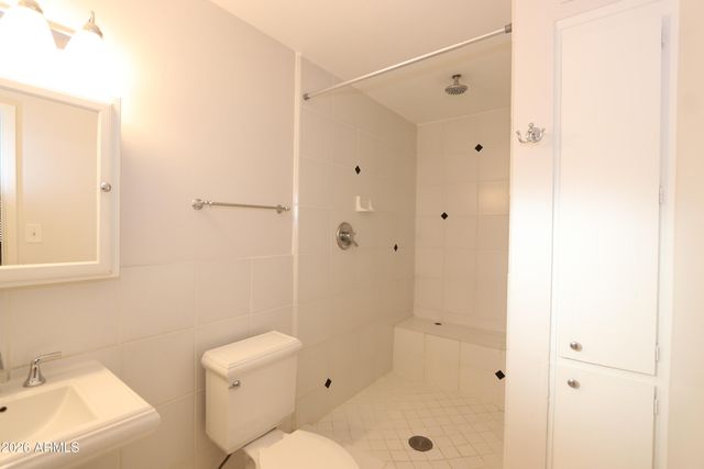 1910 E MANHATTON Drive, Tempe, AZ 85282