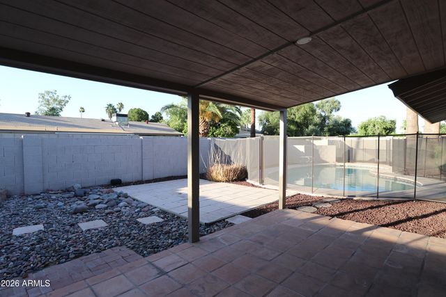 1910 E MANHATTON Drive, Tempe, AZ 85282
