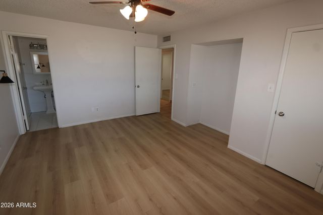 1910 E MANHATTON Drive, Tempe, AZ 85282