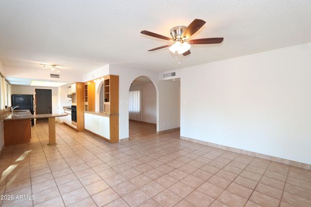 1910 E MANHATTON Drive, Tempe, AZ 85282
